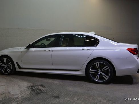 Used 2017 BMW 750i xDrive AWD/4WD image 31