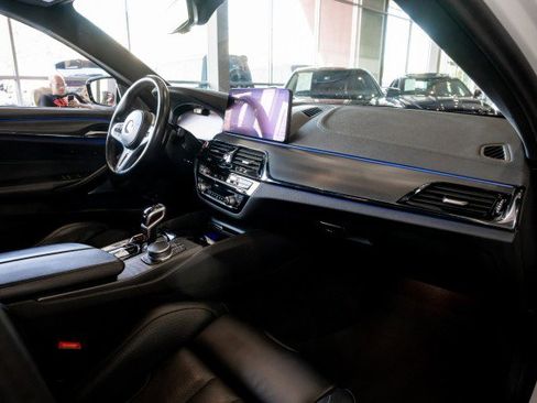 Used 2021 BMW M5 w/ Executive Package image 27