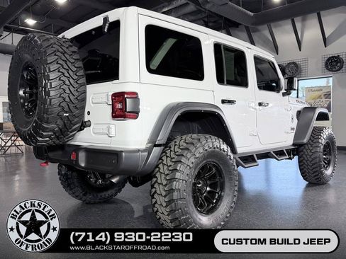 Used 2024 Jeep Wrangler Unlimited Rubicon w/ Technology Group AWD/4WD image 15