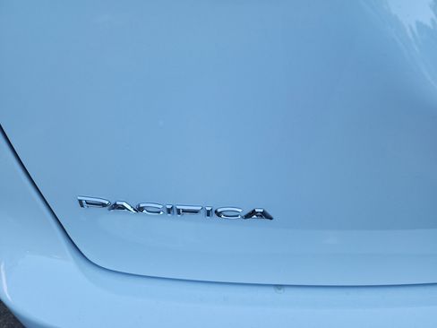 New 2026 Chrysler Pacifica Select image 26