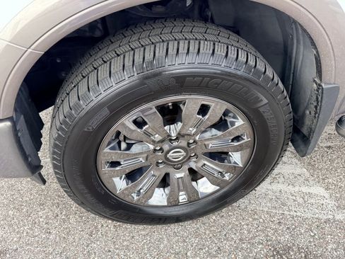 Used 2019 Nissan Titan Platinum Reserve w/ Platinum Utility Package image 17