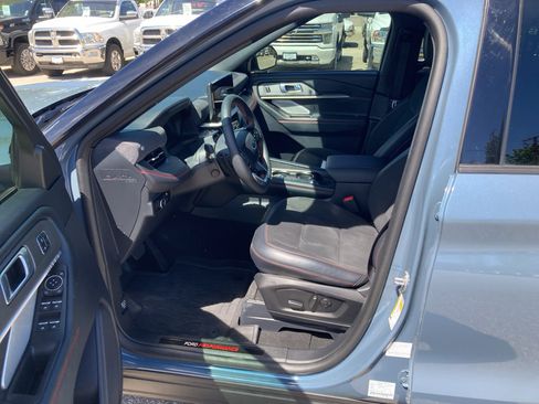 Used 2025 Ford Explorer ST AWD/4WD image 10