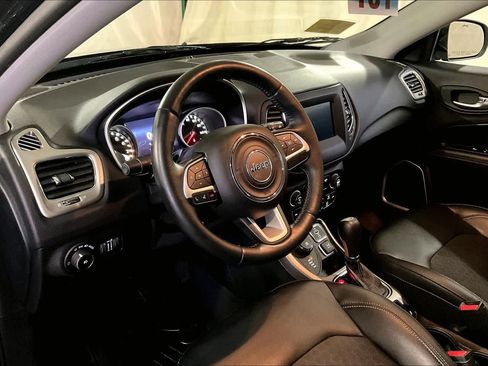 Used 2018 Jeep Compass Latitude w/ Popular Equipment Group image 16