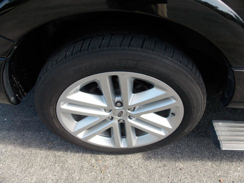 Used 2016 Ford Expedition EL Platinum image 23