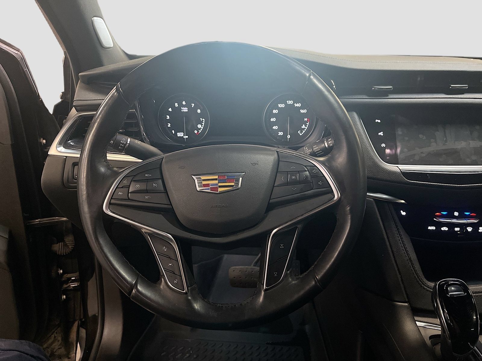 Used 2023 Cadillac XT5 Premium Luxury w/ Technology Package AWD/4WD image 11