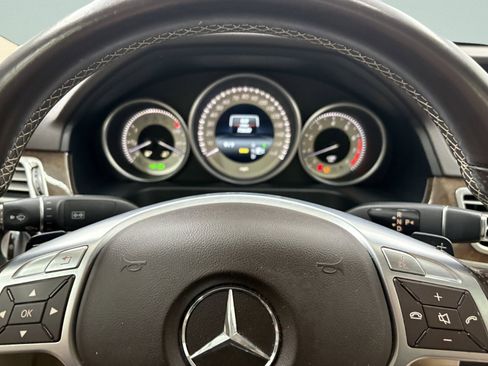 Used 2014 Mercedes-Benz E 350 4MATIC Sedan w/ Premium 1 Package image 17