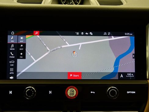 Used 2025 Porsche Macan image 27