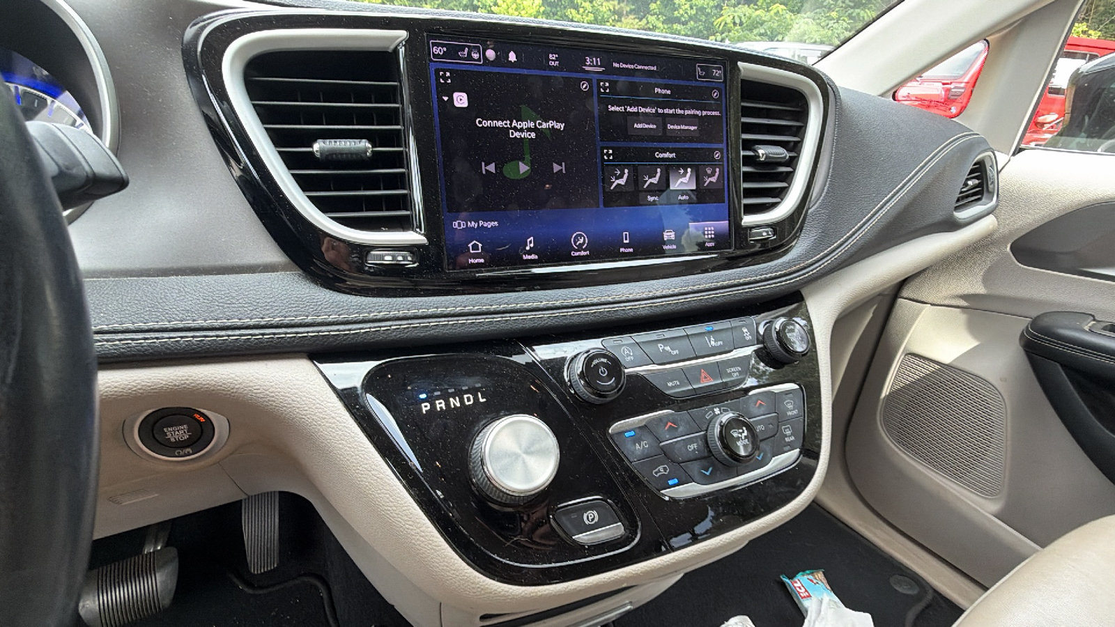 Used 2021 Chrysler Pacifica Touring-L FWD image 26
