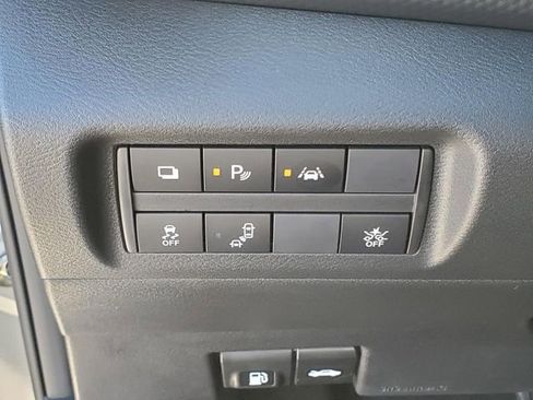 Certified 2025 Nissan Kicks Play S image 18