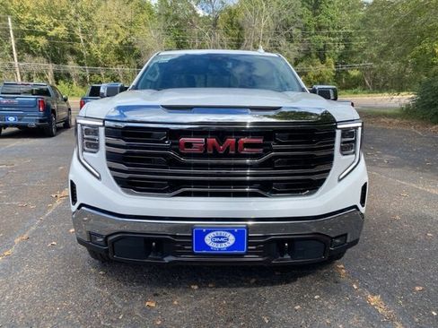 New 2026 GMC Sierra 1500 SLT image 2