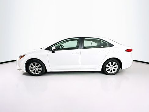 Used 2024 Toyota Corolla LE image 4