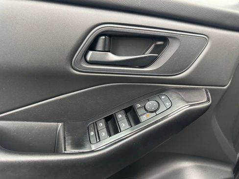 Used 2024 Nissan Rogue S image 13