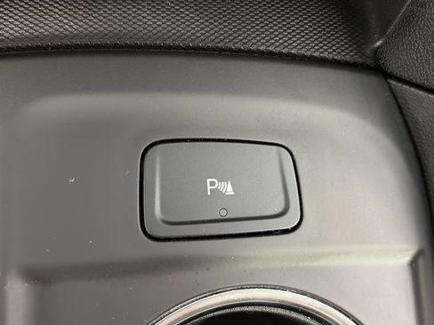 Used 2024 Chevrolet Equinox LT FWD image 30