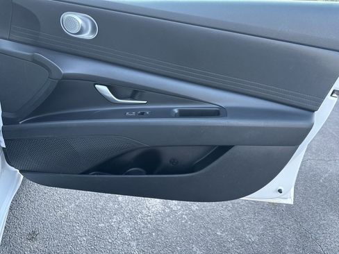 Used 2023 Hyundai Elantra SE FWD image 42