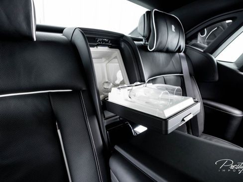 Used 2022 Rolls-Royce Phantom Sedan image 48