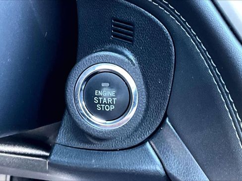 Used 2023 Subaru Outback Premium image 34