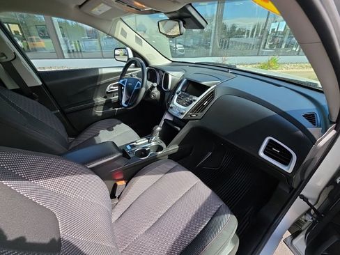 Used 2017 Chevrolet Equinox LT w/ Convenience Package FWD image 16