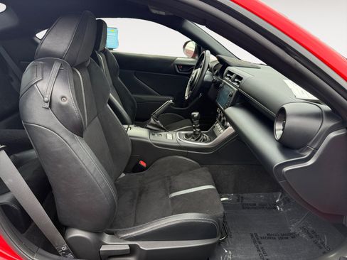 Used 2022 Toyota GR86 Premium w/ ALL Weather Mat Package (TMS) RWD image 19