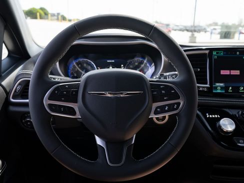 New 2026 Chrysler Pacifica Select image 28