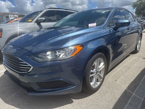 Used 2018 Ford Fusion SE w/ Fusion SE Technology Package FWD image 7