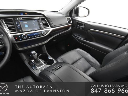 Used 2016 Toyota Highlander Limited image 28