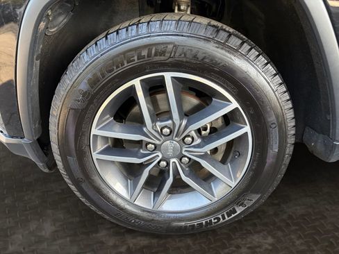 Used 2017 Jeep Grand Cherokee Limited AWD/4WD image 37