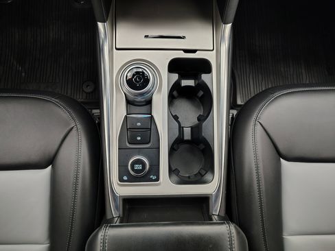 Used 2023 Ford Explorer XLT w/ Equipment Group 202A image 36