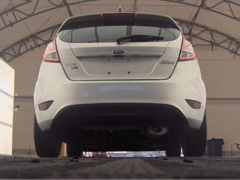 Used 2015 Ford Fiesta SE image 7