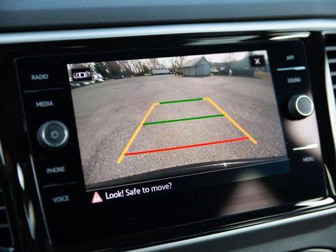 Used 2022 Volkswagen Atlas Cross Sport SE image 17