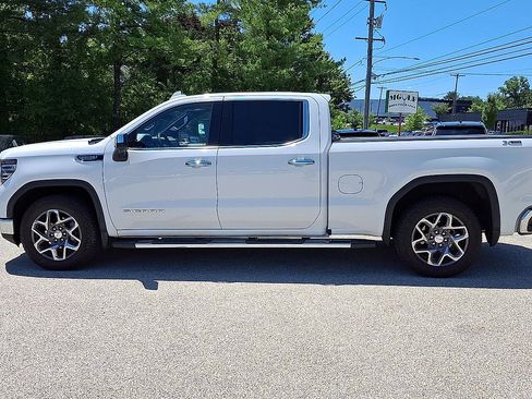 Used 2022 GMC Sierra 1500 SLT w/ SLT Premium Plus Package AWD/4WD image 6