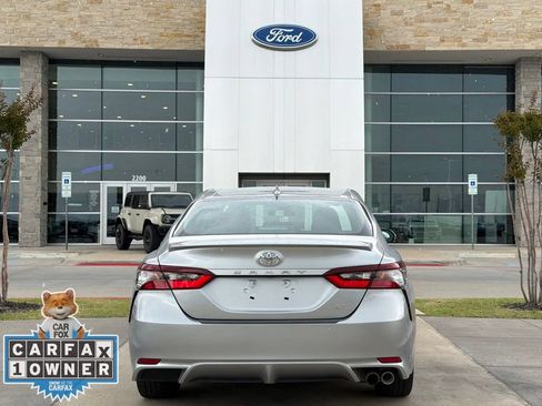 Used 2022 Toyota Camry SE FWD image 20