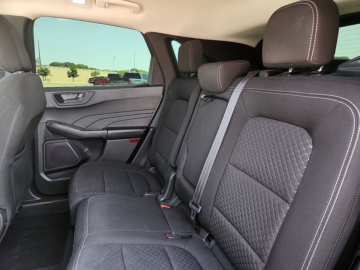 Used 2023 Ford Escape Active w/ Tech Pack #1 AWD/4WD image 5