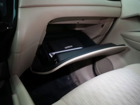 Used 2018 Nissan Rogue SV image 50