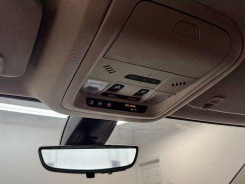 Used 2023 GMC Acadia Denali image 28