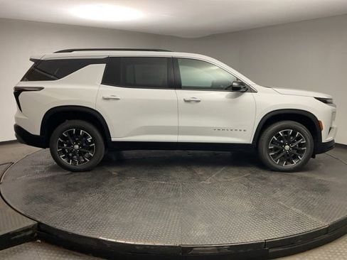 New 2026 Chevrolet Traverse LT w/ Sun and Wheel Package AWD/4WD image 8