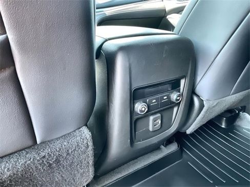 Used 2023 Buick Enclave Essence w/ Sport Touring Edition image 21