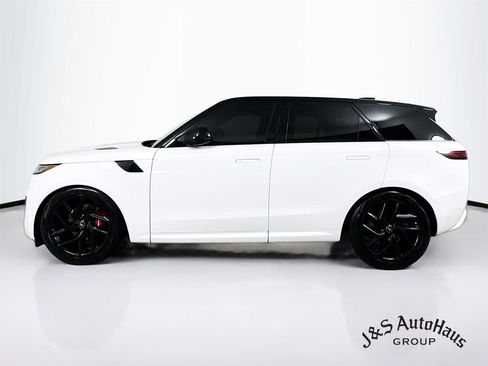 Used 2023 Land Rover Range Rover Sport SE image 4