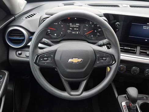 Used 2024 Chevrolet Trax LS FWD image 12