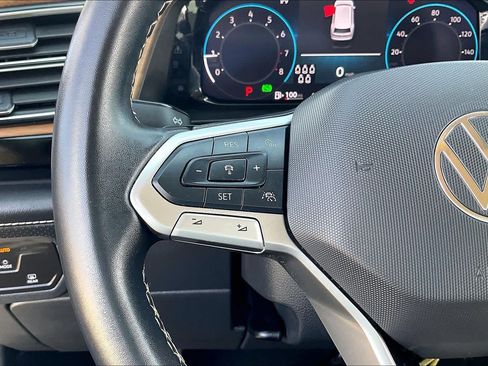 Used 2025 Volkswagen Atlas SE FWD image 22