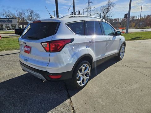 Used 2019 Ford Escape Titanium image 5