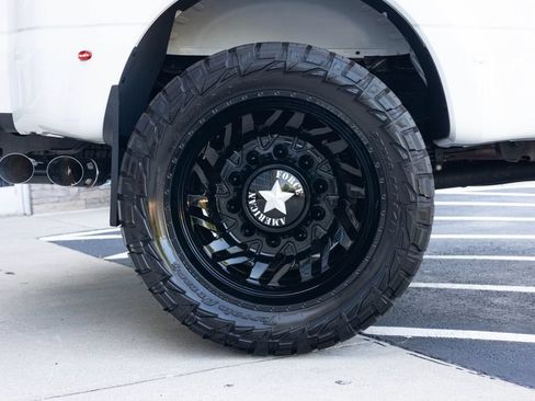 Used 2024 Ford F450 Limited w/ FX4 Off-Road Package AWD/4WD image 13