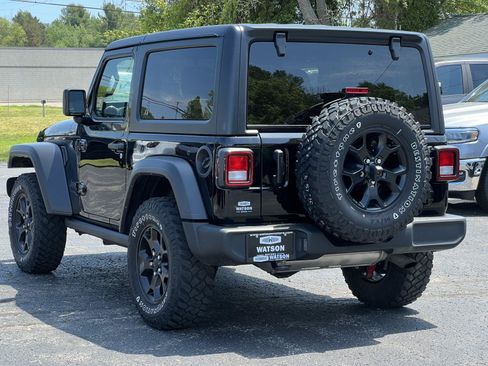 Used 2022 Jeep Wrangler Sport AWD/4WD image 9