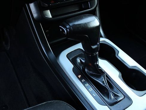 Used 2018 Chevrolet Colorado LT RWD image 14