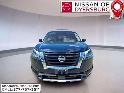 Used 2023 Nissan Pathfinder SL AWD/4WD image 8
