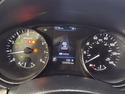 Used 2019 Nissan Rogue SV image 16