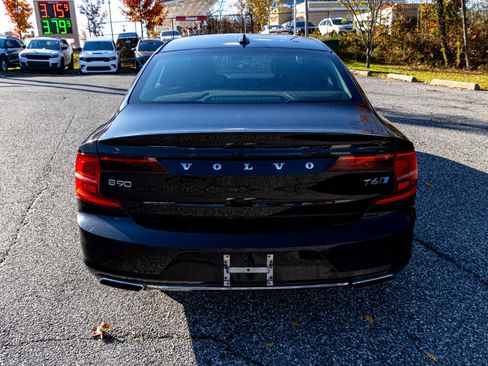 Used 2018 Volvo S90 T6 Momentum w/ Convenience Package image 5