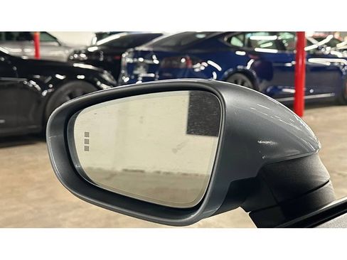 Used 2025 Porsche Taycan image 34