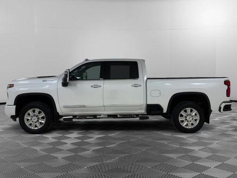 Certified 2024 Chevrolet Silverado 2500 High Country w/ High Country Premium Package AWD/4WD image 2