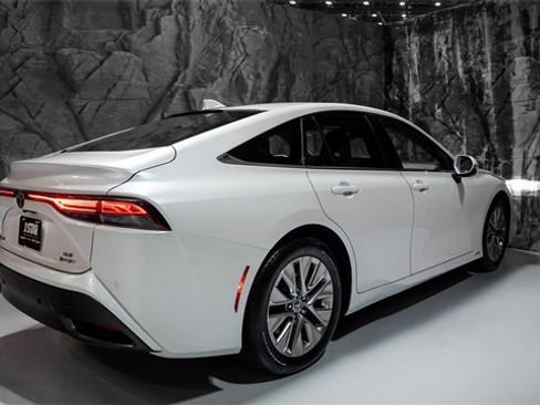 Used 2024 Toyota Mirai XLE w/ Advanced Technology Package image 23