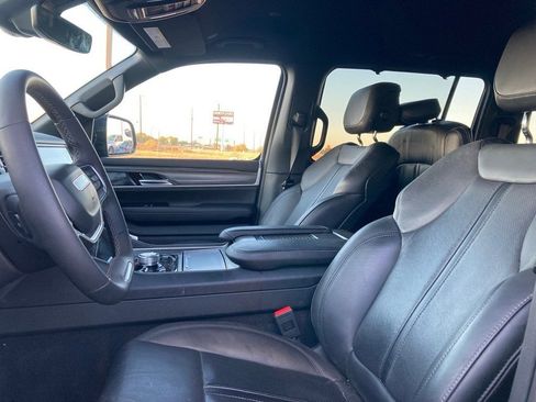 Used 2023 Jeep Wagoneer Series III w/ Convenience Group I image 10